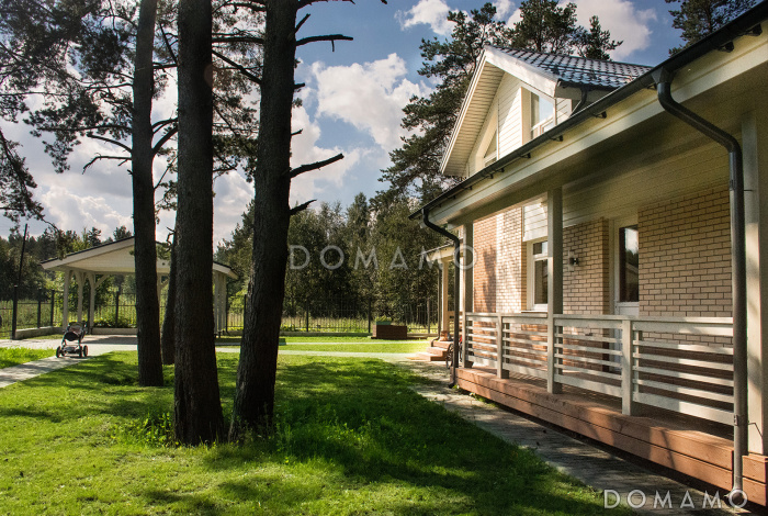 Проект каркасного дома с просторным холлом на мансардном этаже