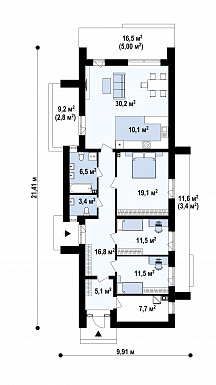 Проект загородного дома для узкого участка с террасами, двумя санузлами, объединенной кухней и гостиной / План 1 этажа
