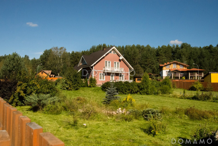 Проект дома из газобетона с большой открытой террасой