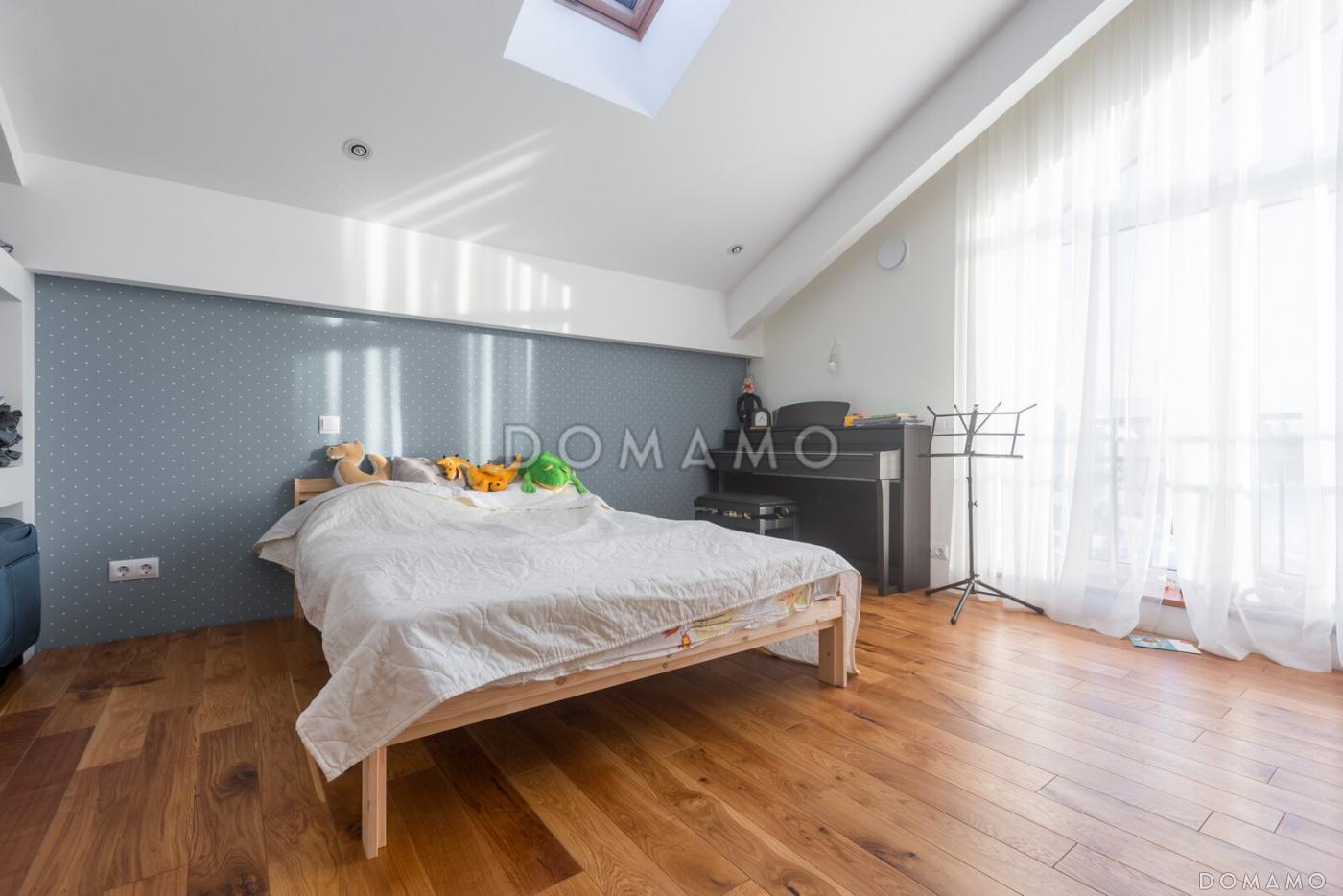 Проект двухэтажного кирпичного дома с террасой, балконом, сауной и 5 спальнями / 9